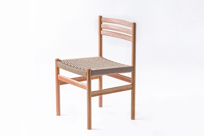 アサダ材とペーパーコードを組み合わせた『Egretチェア』