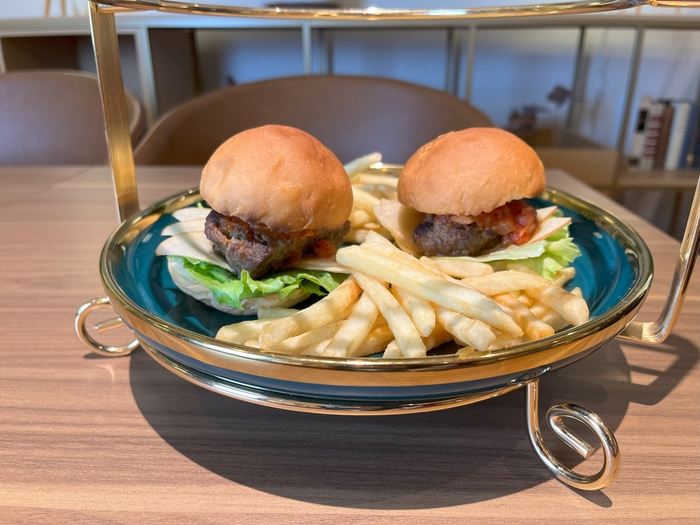 下段:信州牛プレーンミニバーガー&ポテトフライ
