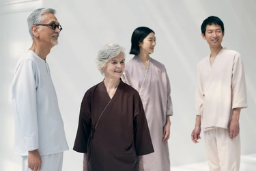 メディカルアパレルブランド「クラシコ」 患者衣の新しい選択肢「lifte」の店頭展示を開始