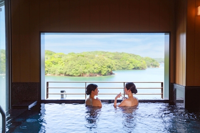 px9UIFyw4NjUC0Cp8369.jpg?w=940&h=940