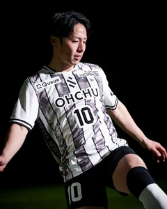 q2GMkNUYLwCdgZuha8nd.jpg?w=940&h=940