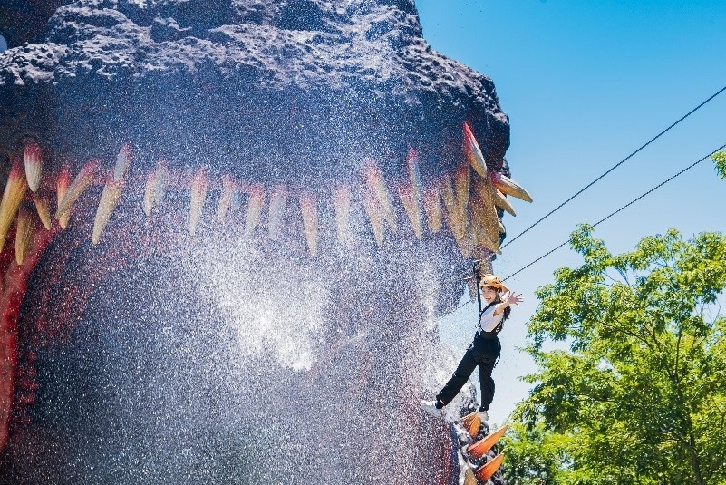 夏季限定！ニジゲンノモリ「ゴジラ迎撃作戦」 びしょ濡れ爽快ジップ