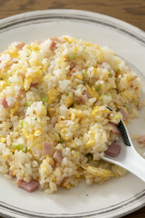 夫が作りたいのはチャーハンなどの「名のある料理」。覚えてほしいポイントをしぼったレシピで紹介。