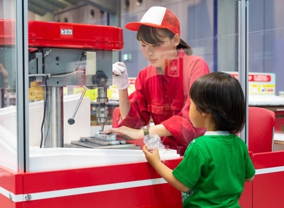 トミカ組立工場（有料）