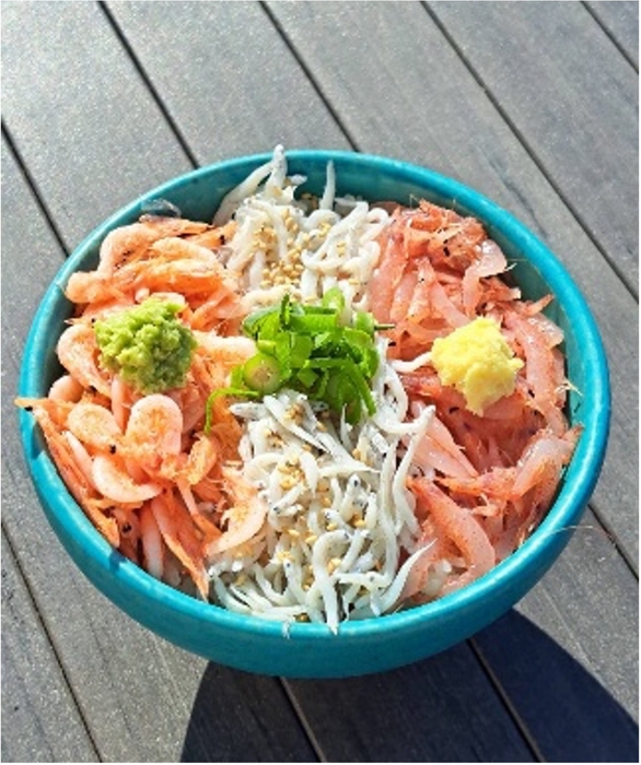 「駿河の3色丼」金目鯛お味噌汁付 ~生桜えび・釜揚げ桜えび・釜揚げしらす~