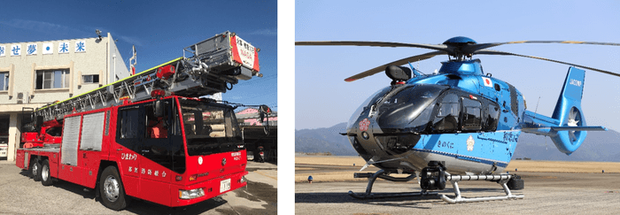 那賀消防組合消防はしご車「ひまわり」(左)、県警航空隊ヘリコプター「きのくに」(右)