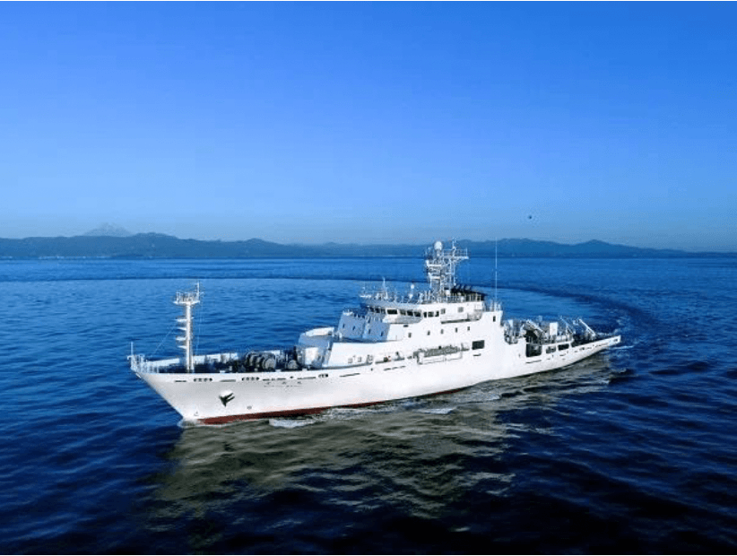 凌風丸(4代目海洋気象観測船/提供:気象庁)