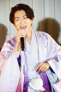 qDgyX7eKNVe0dsDNwGnz.jpg?w=940&h=940