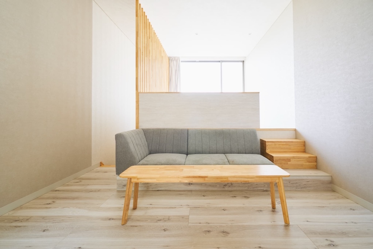 「海/空・砂/石・太陽/夕陽」など自然をテーマにした3部屋タイプ