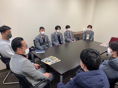 qN7q8sGwA0GFqyQZ4pr5.jpg?w=940&h=940