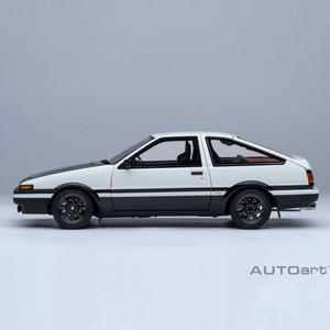 1/18スケール トヨタ スプリンター トレノ (AE86) 「頭文字D」（C）しげの秀一／講談社