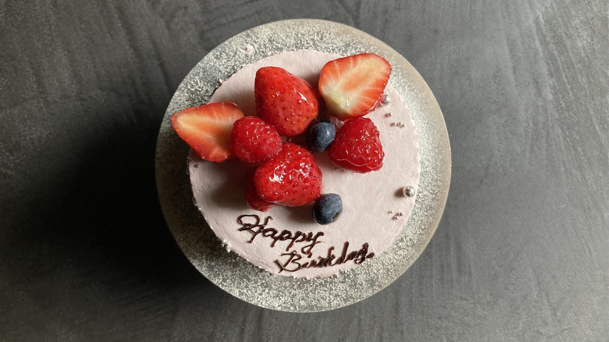 【宿ルKYOTO HANARE】~ 第十四弾コラボ企画 ~ 1日1組限定お宿で大切な人と素敵なお祝いを。苺専門店メゾンドフルージュこだわりのオリジナルショートケーキ付きお祝いプラン開催|開催日:2021年8月25日〜