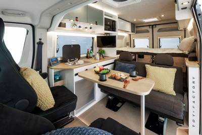 qUFcrbTecZXmB9hz8rQQ.jpg?w=940&h=940