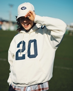 qUOKfWIcw7vp1wKiUlj6.jpg?w=940&h=940