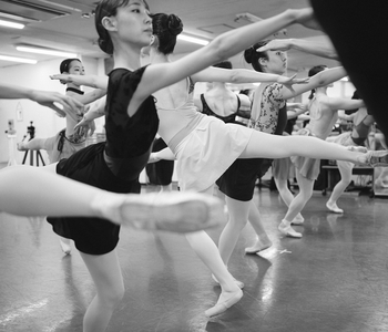 qVExsTXeHe2ezPZruHRj.jpg?w=940&h=940