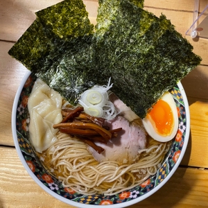 中華そば(のり増し)　卵とワンタンはオープンサービス　