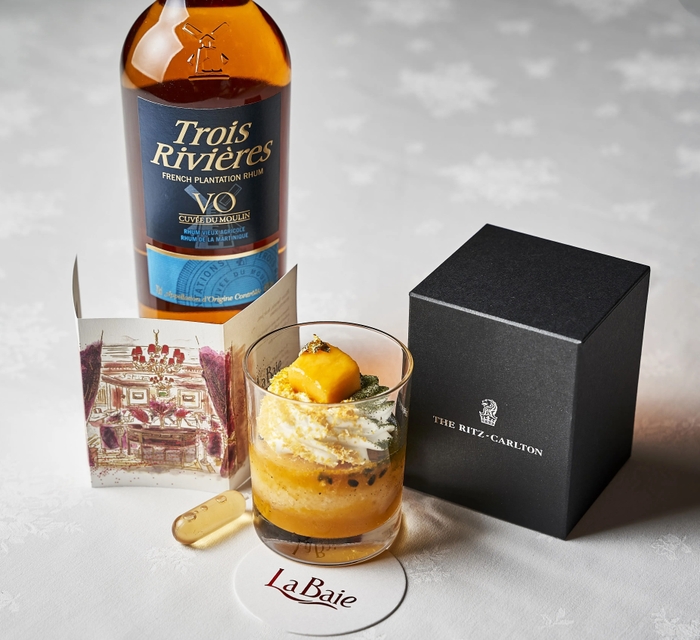 ザ・リッツ・カールトン大阪「ザ・リッツ・カールトン・グルメショップ」の「ラム酒風味のサヴァラン マンゴーと国産パッションフルーツ アマレットクリーム」3,800円