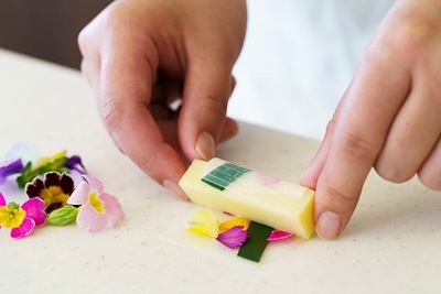 qbNseXr6tooIR4WZCFFs.jpg?w=940&h=940