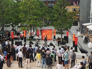 qjfwGsbnLjL73UwEcUVU.jpg?w=940&h=940