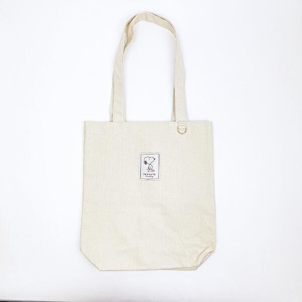 ずっと愛せるシンプルさ。スヌーピーのキャンバストートは、大人カジュアルの正解。