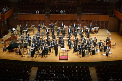 qpoM0MDM0KJOXwUTi7u4.jpg?w=940&h=940