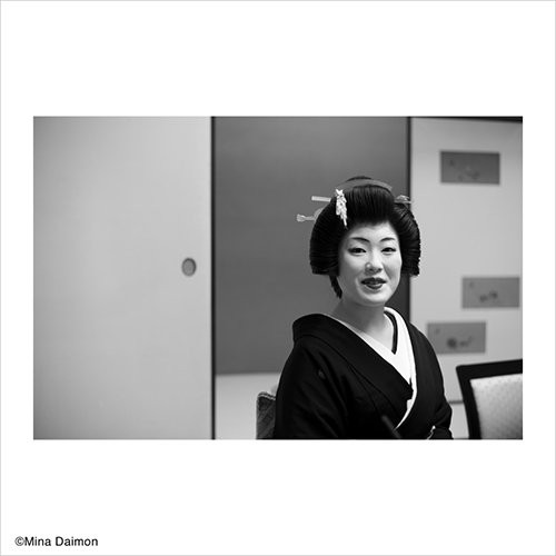 大門美奈「新ばし」:kimio 02 A4サイズ88,000 円 (税込)/小全紙サイズ165,000 円 (税込)