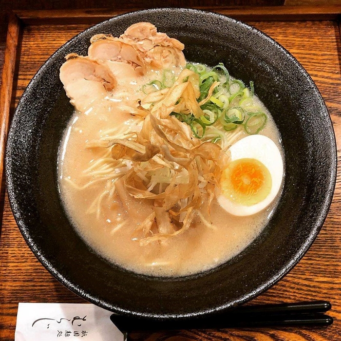 一番人気　鶏白ラーメン