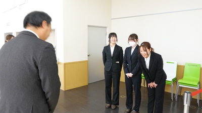 qwlKThsFn5hRWPwC0FD5.jpg?w=940&h=940