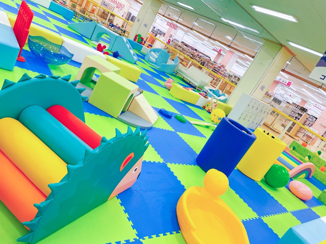 広々としたベビーコーナーには豊富なアイテムが盛り沢山!