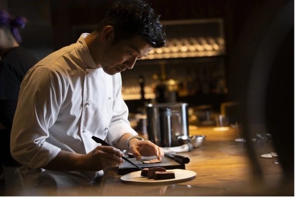 【ミシュランNY三ツ星、東京一ツ星シェフ】 米澤文雄率いる紹介制ダイニング「No Code」が、 「メキシカン・フレンチ」にジャンル変更！ 世界展開へ向けたメニューリニューアルと新体制のご報告