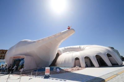 rAqhL0hZb8q8x0Xwpgt1.jpg?w=940&h=940