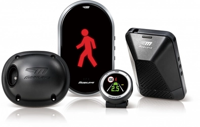 スマートカメラが歩行者を見分け危険を予測、大型車の巻き込み事故を防止