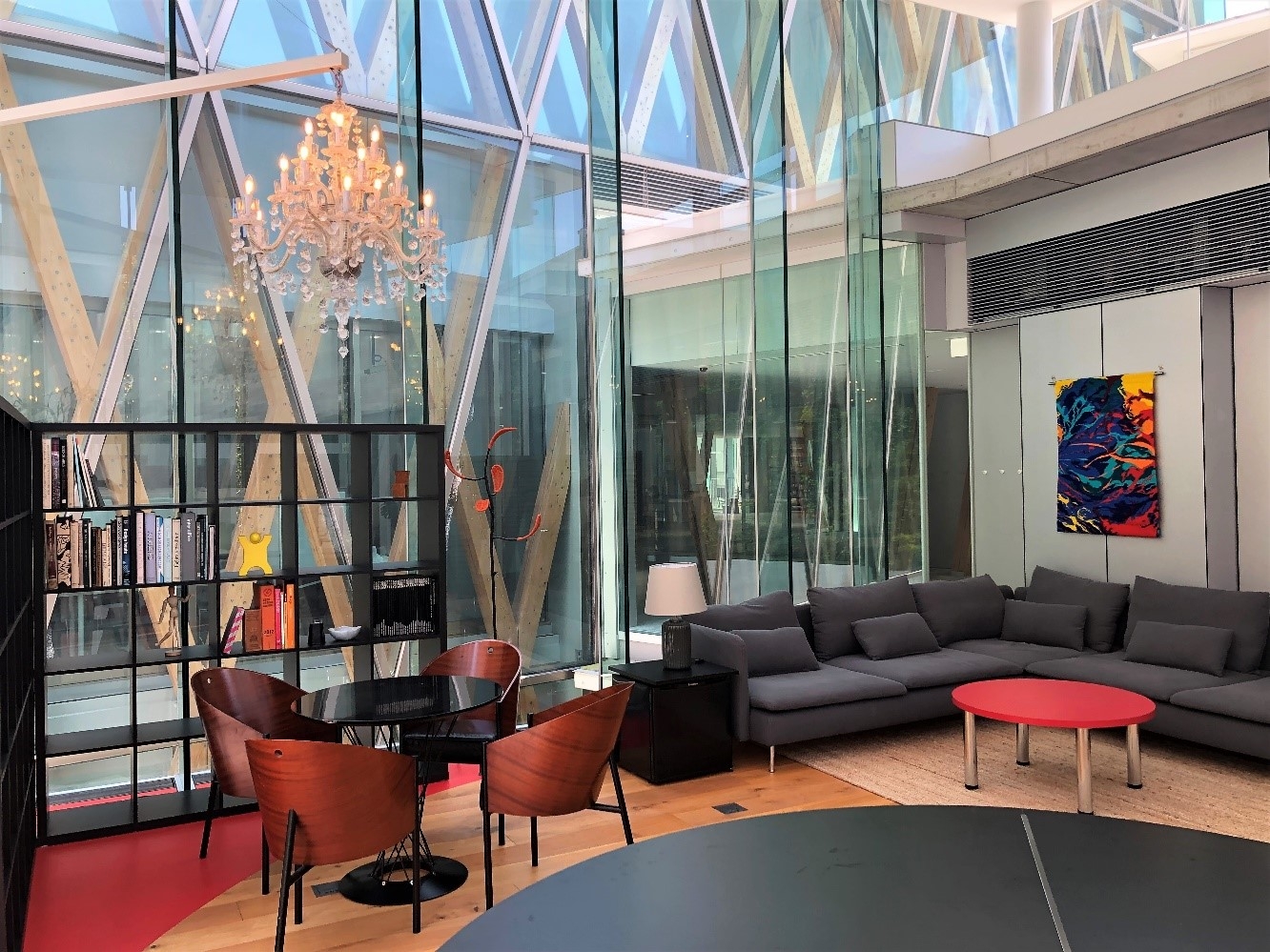 近畿大学デザイン・クリエイティブ研究所の拠点スペースが完成 デザインの力で課題を解決する「高度デザイン人材」を育成