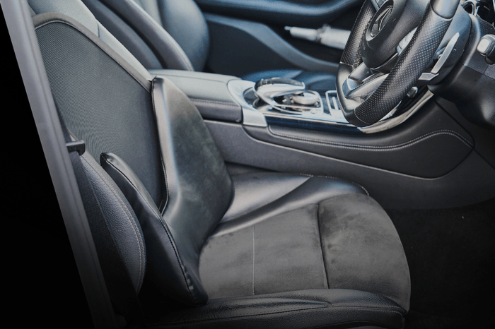 どんな車にも合うブラック1色に統一