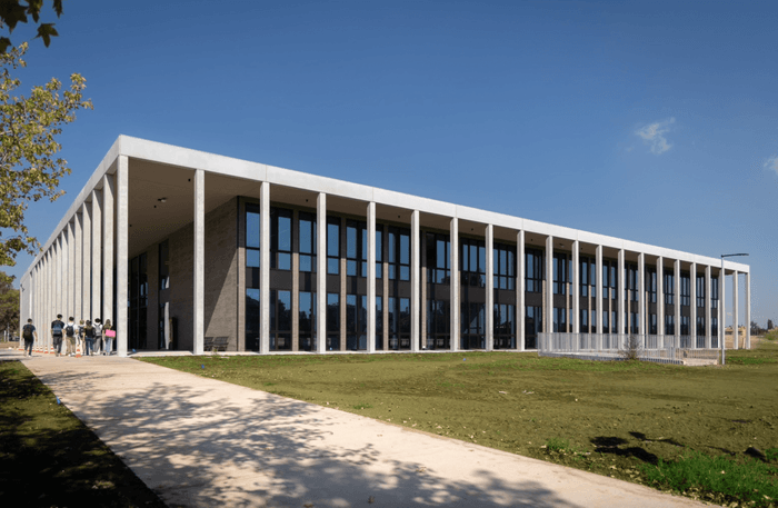 ビオメディコ大学キャンパス(KUBO)の写真