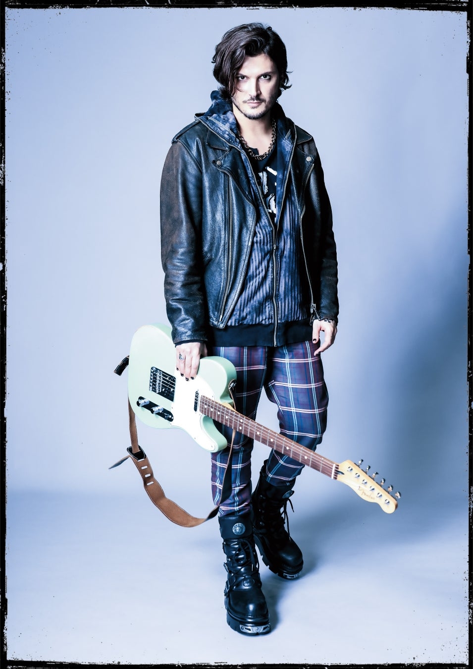 ロジャー役:Alex Boniello