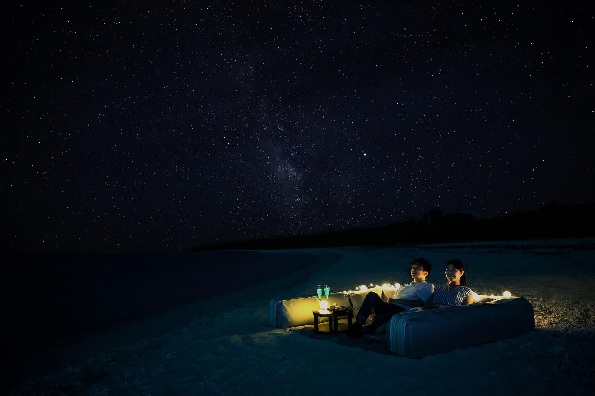 星のや竹富島　海辺のソファで天の川を眺めながらディナーが楽しめる「星降る夜のてぃんがーらピクニック」実施　期間：2020年6月8～26日、7月8～25日、8月17～23日
