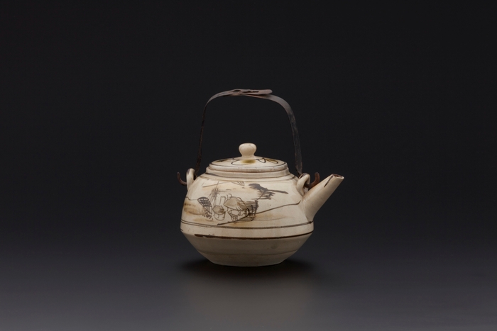 (2)信楽焼「山水土瓶」19C-20 C　個人蔵