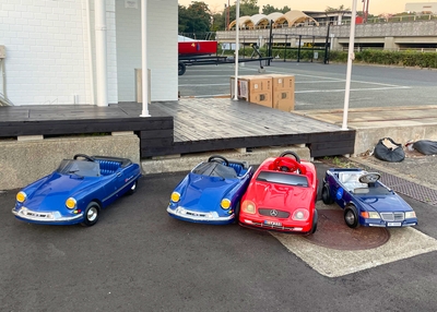様々な種類のペダルカーがございます