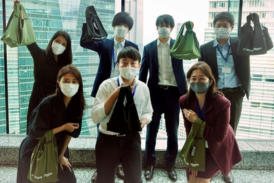 rZlTBPYCU2jfAnzlp5jx.jpg?w=940&h=940