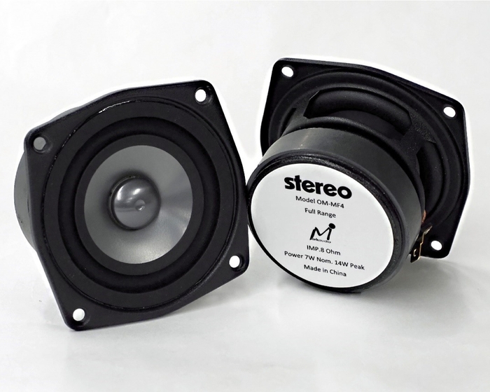 『OM-MF4』は、マークオーディオ初の直径40mmのコーンを使用した最小モデル。小口径ながら驚くことに低域特性も良く、最低共振周波数(ユニットの再生限界的な値)は100Hz以下。