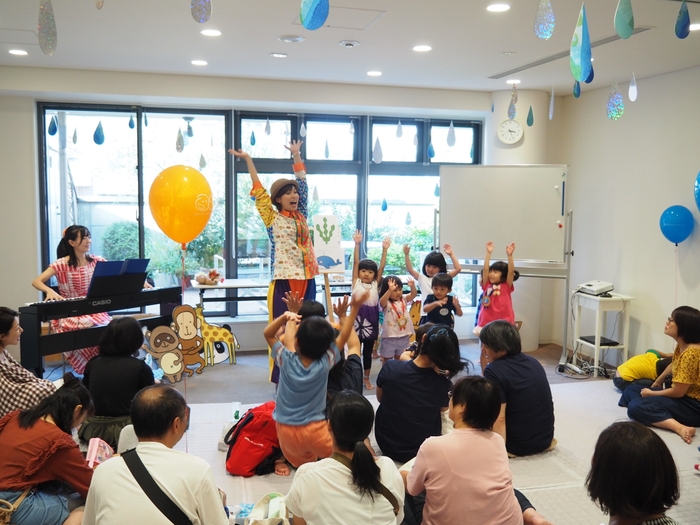 コンサートの様子(子どもたちが一緒に出てきて歌うことも)