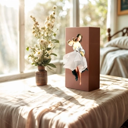 神話の女神が織りなす芸術的ティッシュケース新発売