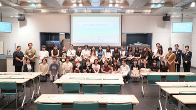 rkgROU81dpFedD9QUuv8.jpg?w=940&h=940