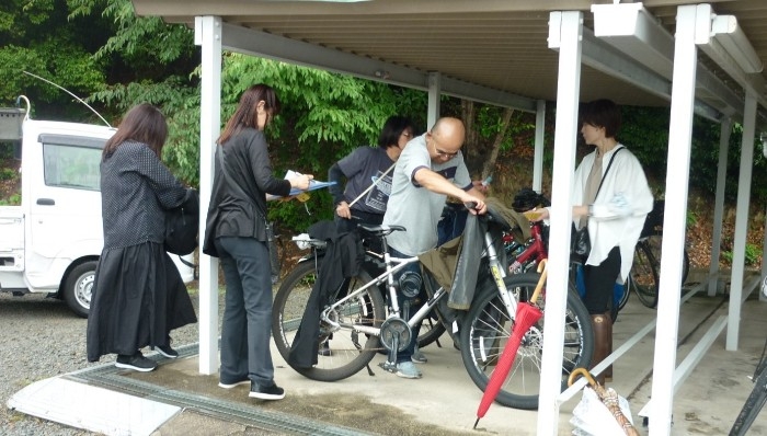 近大附属和歌山高・中が「安全な通学と自転車の整備点検」を実施　自転車組合の協力のもと、整備不良による事故を未然に防ぐ