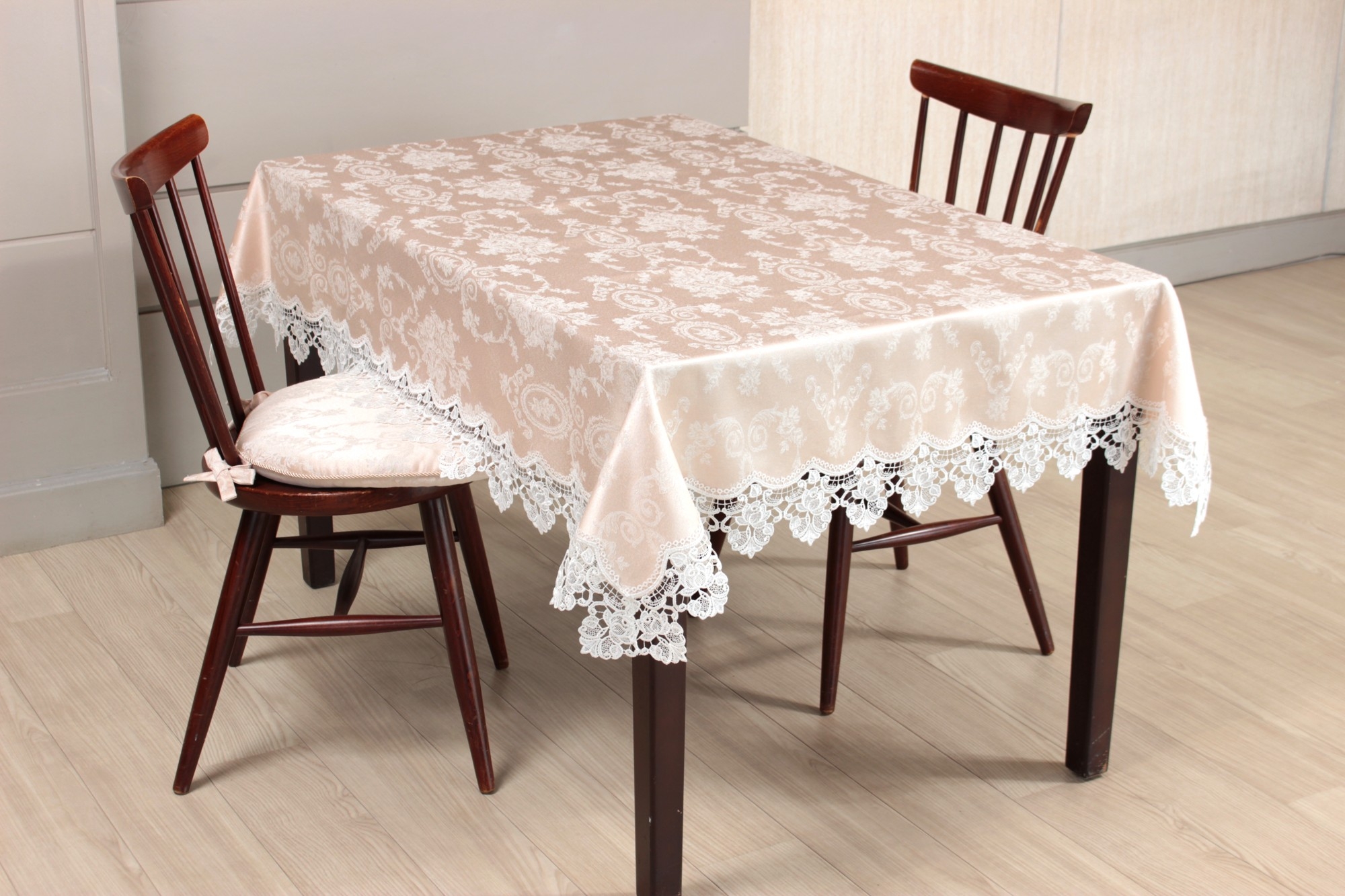 ナチュラル色のピンクベージュ