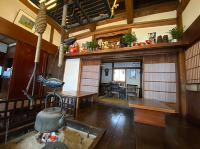 趣のある「蕎麦酒房天山」では純国産のお蕎麦を提供