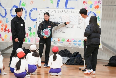 ruKwMgLzVAAyJR5VUbtN.jpg?w=940&h=940