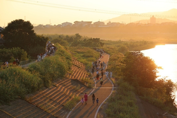 イベント開催地へ向かう様子