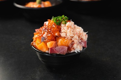 知内サーモンてっぺん丼
